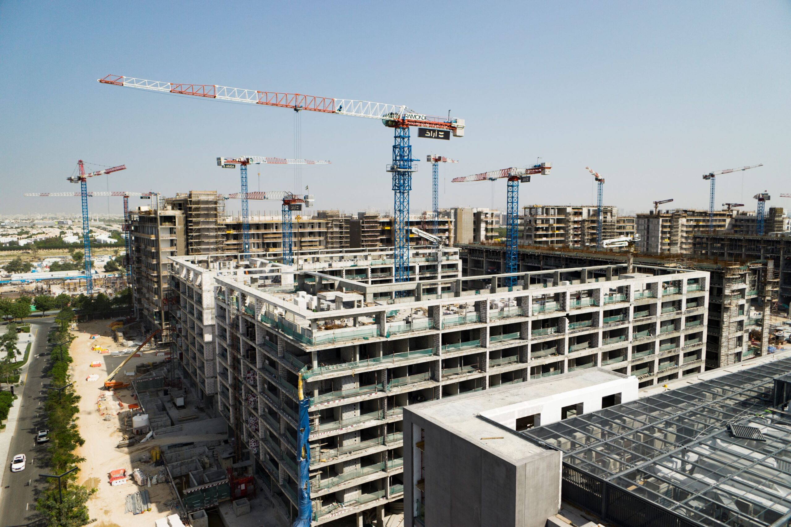 Raimondi cranes onsite for Aljada mega-city in Sharjah, United Arab Emirates